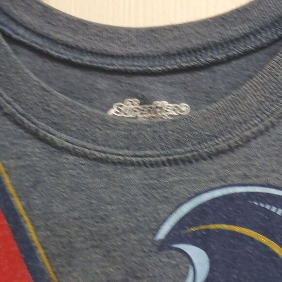 DC SUPER HERO GIRL GRAY Graphic T-Shirt SIZE M/M (7/8) - Picture 3 of 7